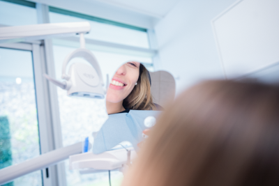 Clínica Dental Glow Up en Almagro - Tratamientos de Ortodoncia con Alineadores Invisibles
