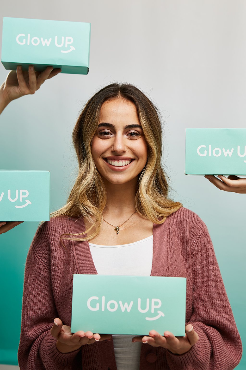 Estuche, Cepillo y Más: Los Accesorios Incluidos en Tu Tratamiento Glow Up