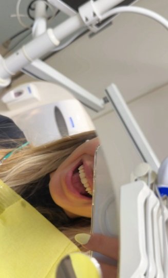 Valen Berón y su experiencia haciéndose un blanqueamiento dental en Glow Up